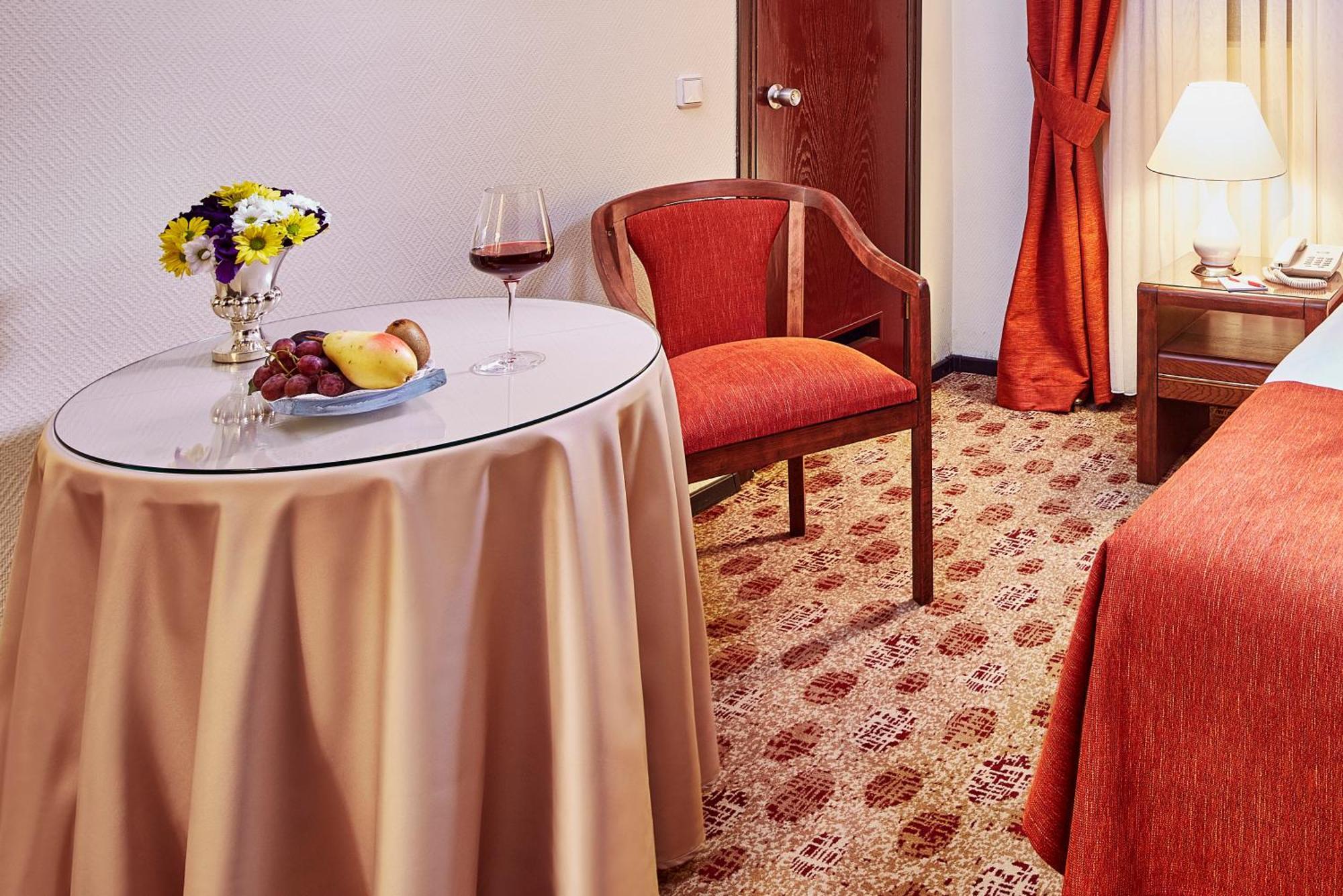 Guenes Hotel Merter Istanbul Exterior photo